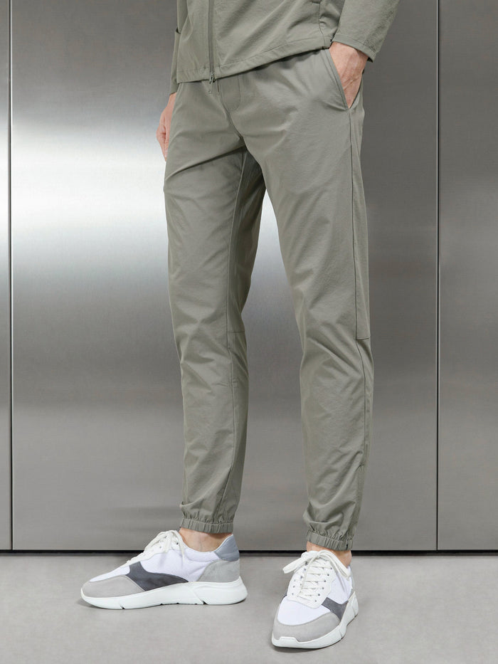 Active Technical Cuffed Trackpant in Olive