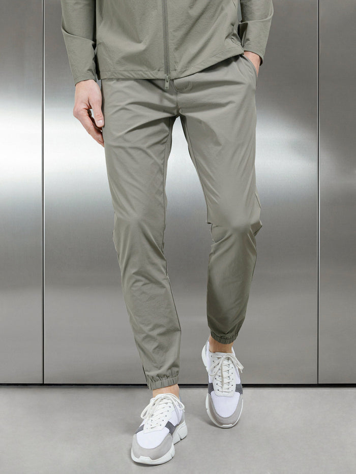 Active Technical Cuffed Trackpant in Olive