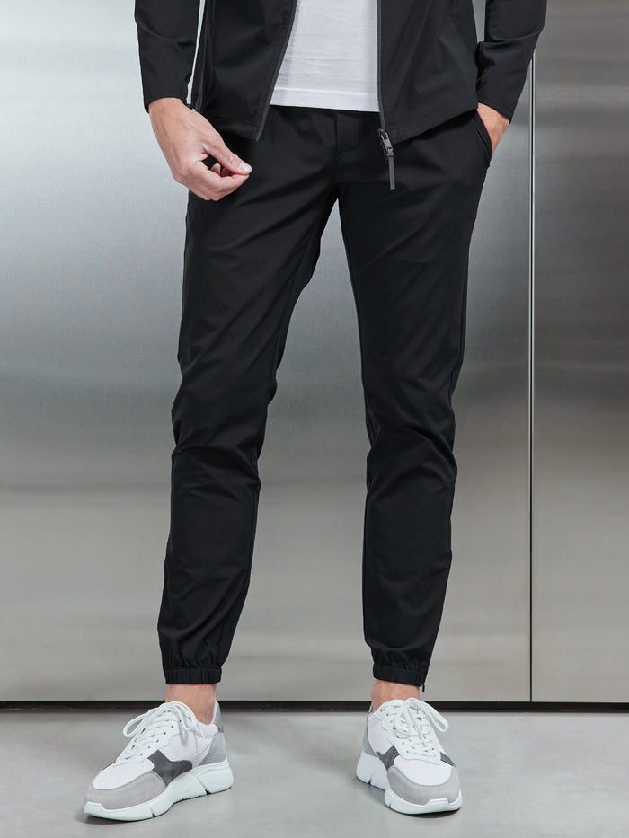 Active Technical Cuffed Trackpant in Black