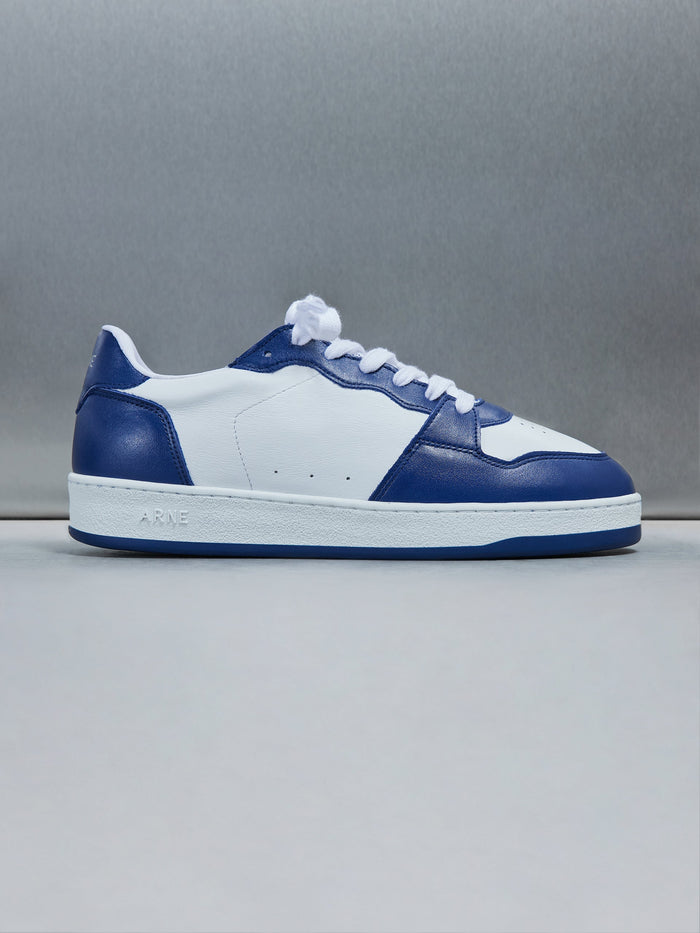 Basket Trainer in White Navy