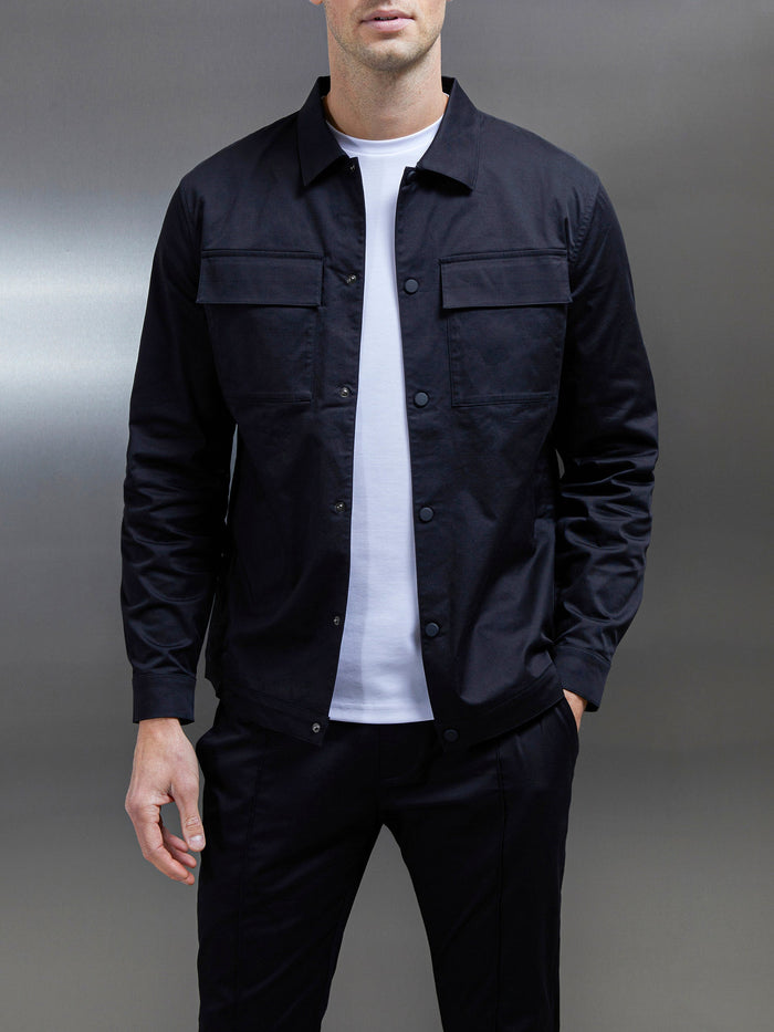 Essential Overshirt in Black