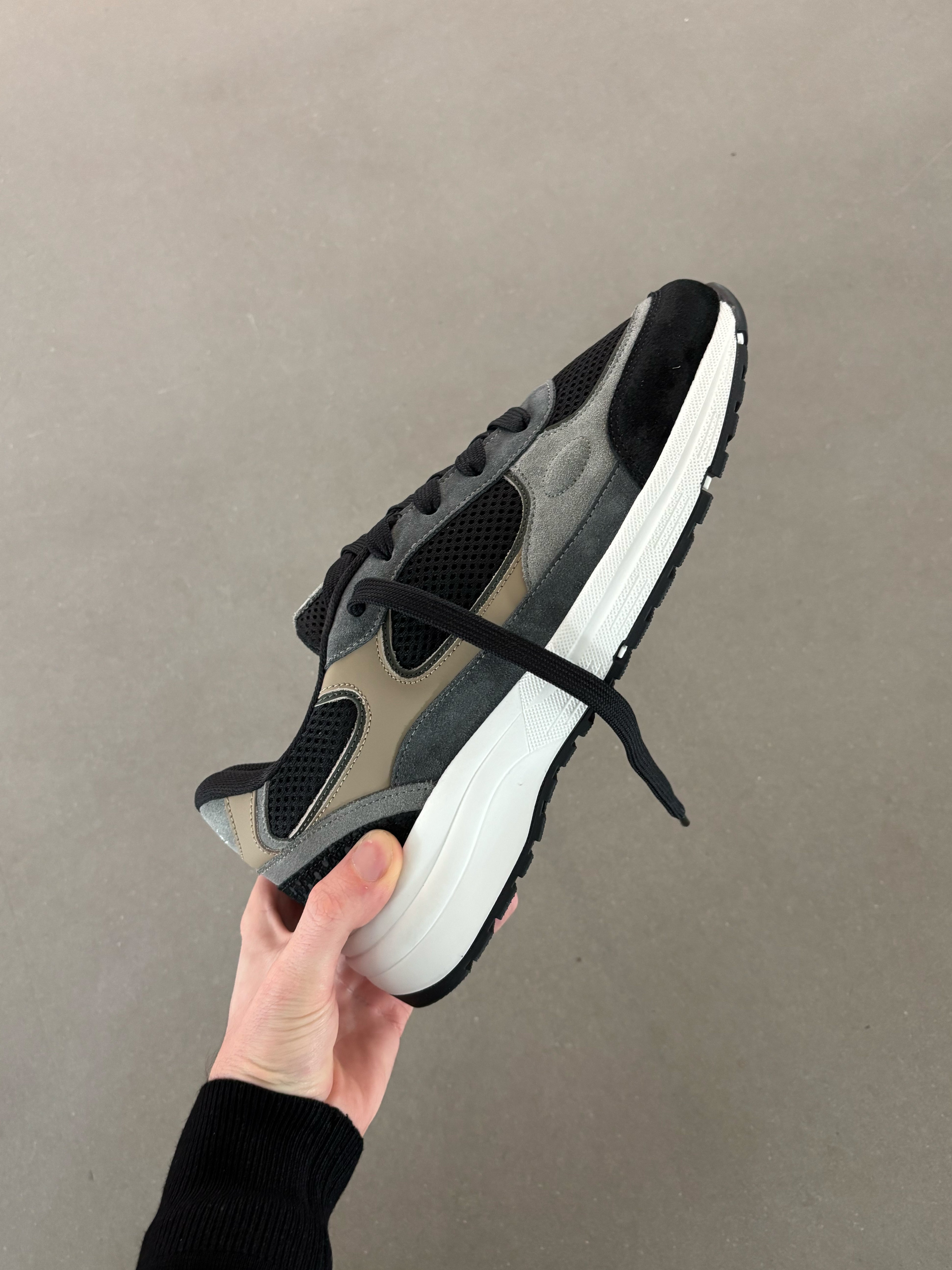 Apollo Runner in Black Safari