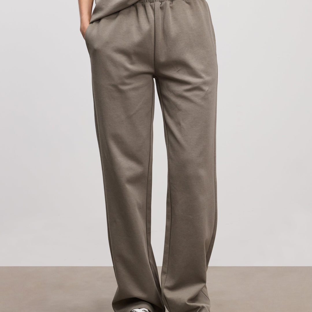 Womens Interlock Straight Leg Jogger in Olive