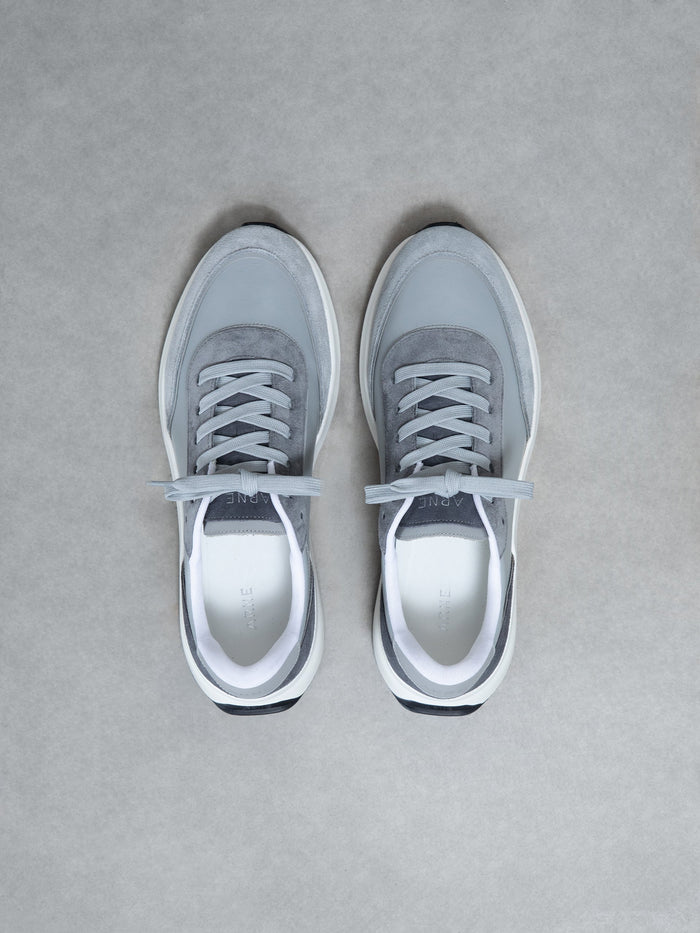 Low Runner in Tonal Grey