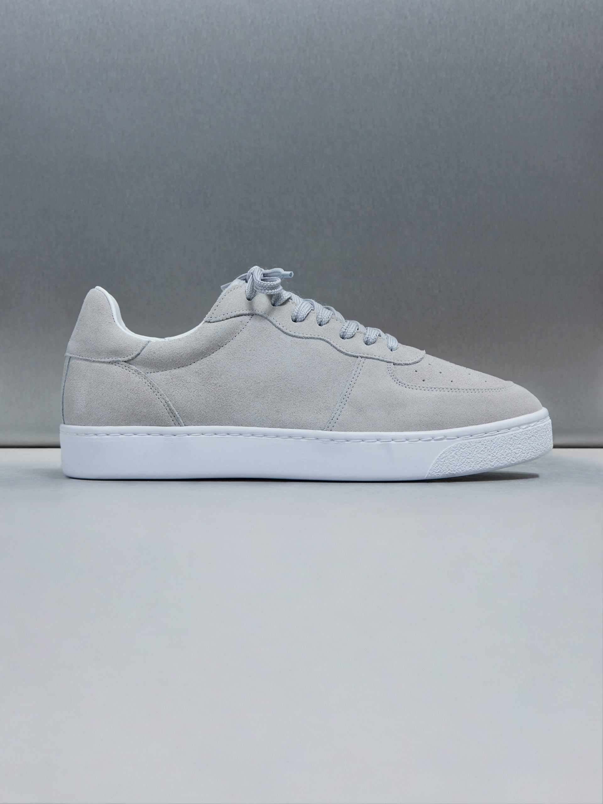Low Suede Trainer in Stone