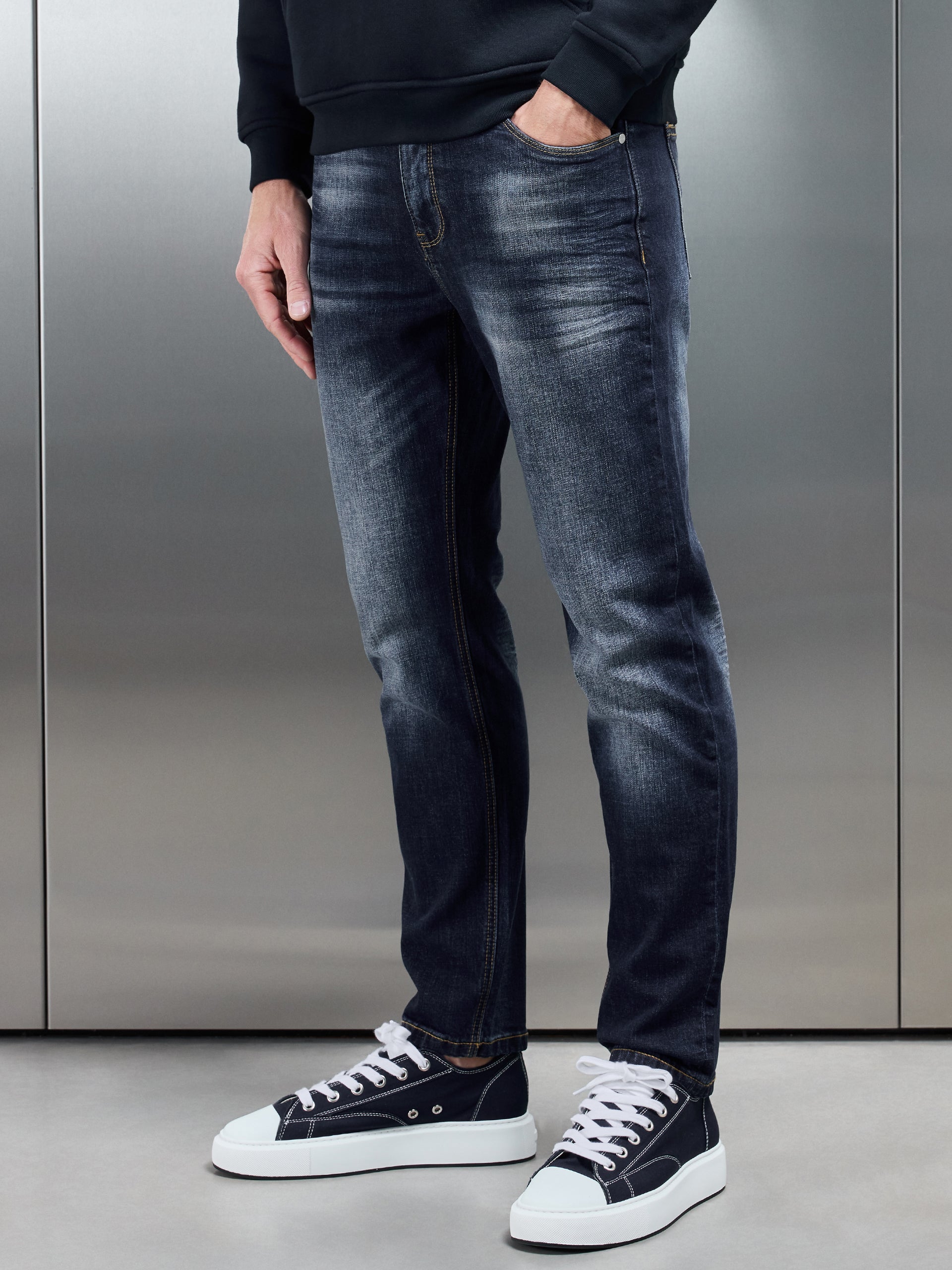 Relaxed Fit Denim Jeans in Dark Wash
