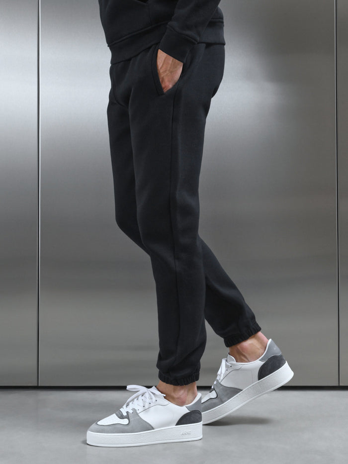 Relaxed Fit Jogger in Black