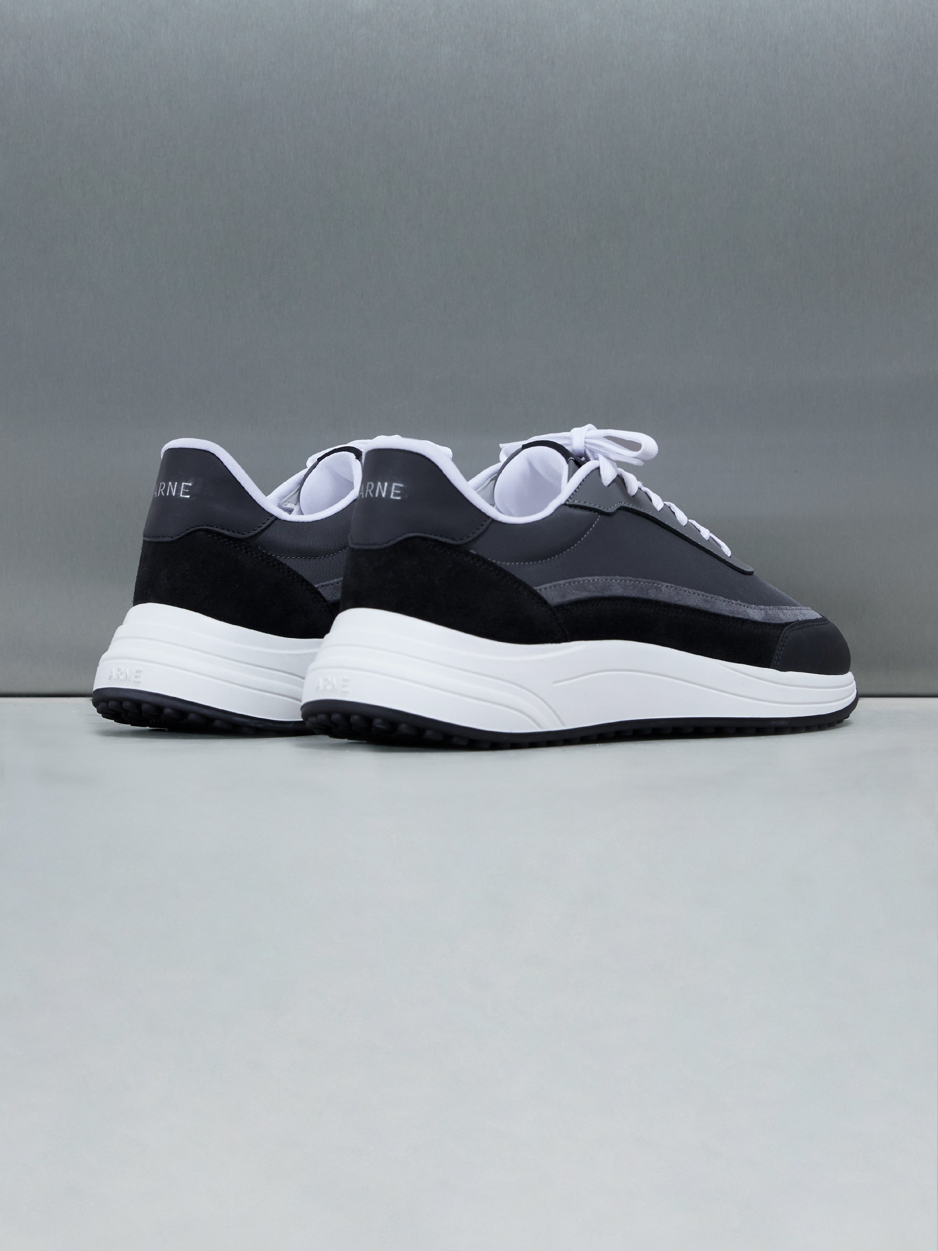 Wave Runner in Storm Grey