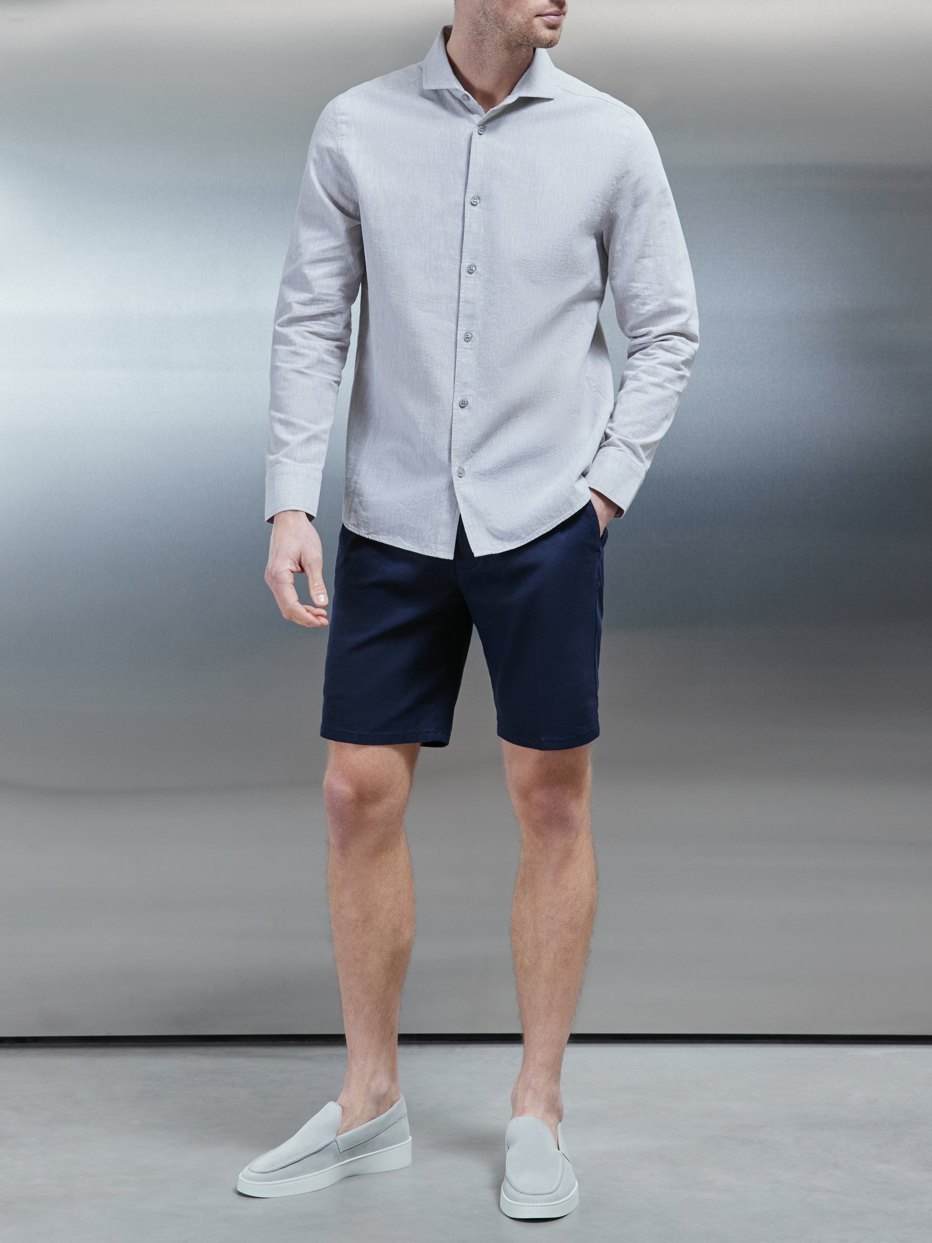 Linen Tailored Short in Navy