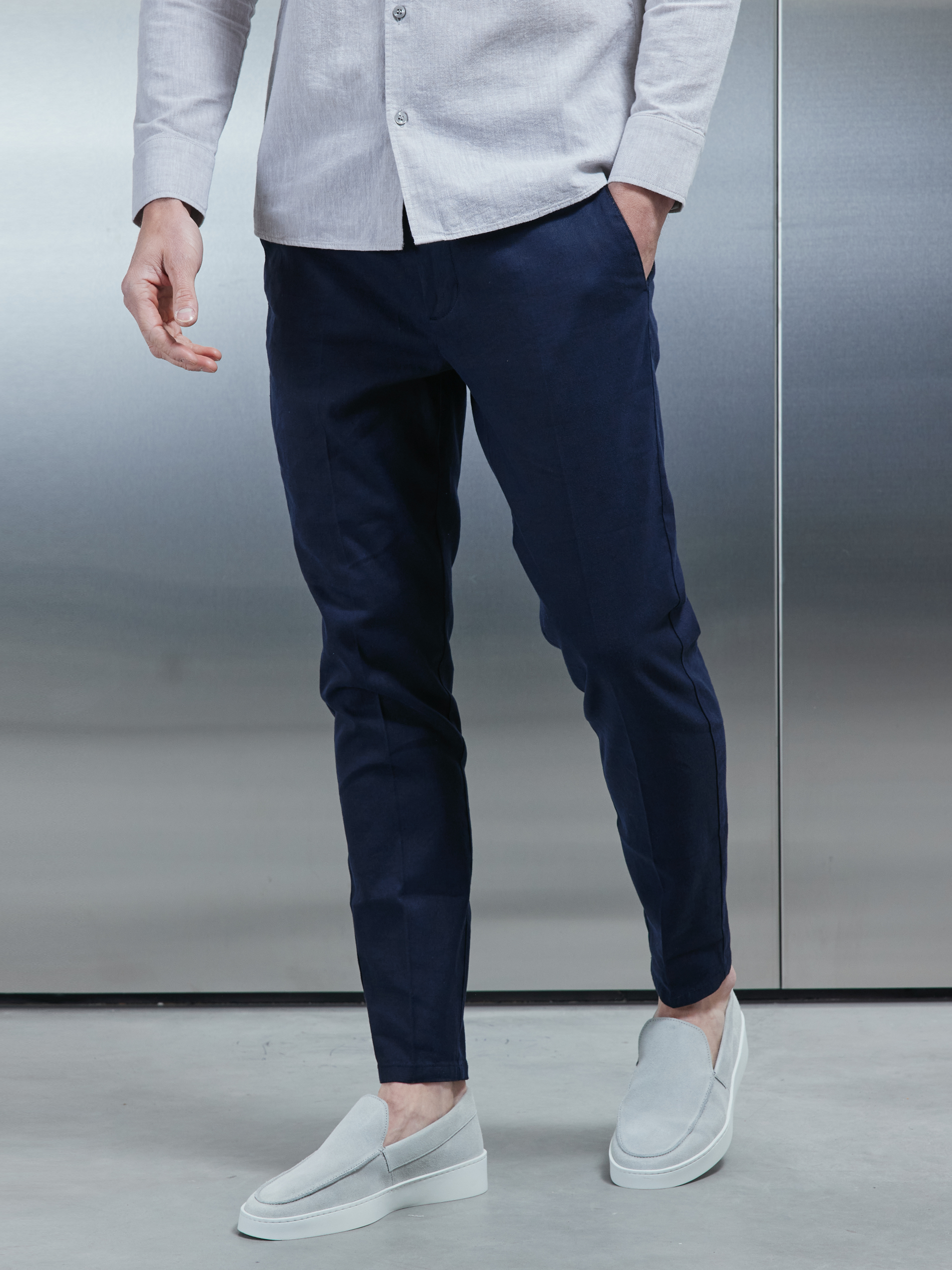 Linen Tailored Trouser in Navy