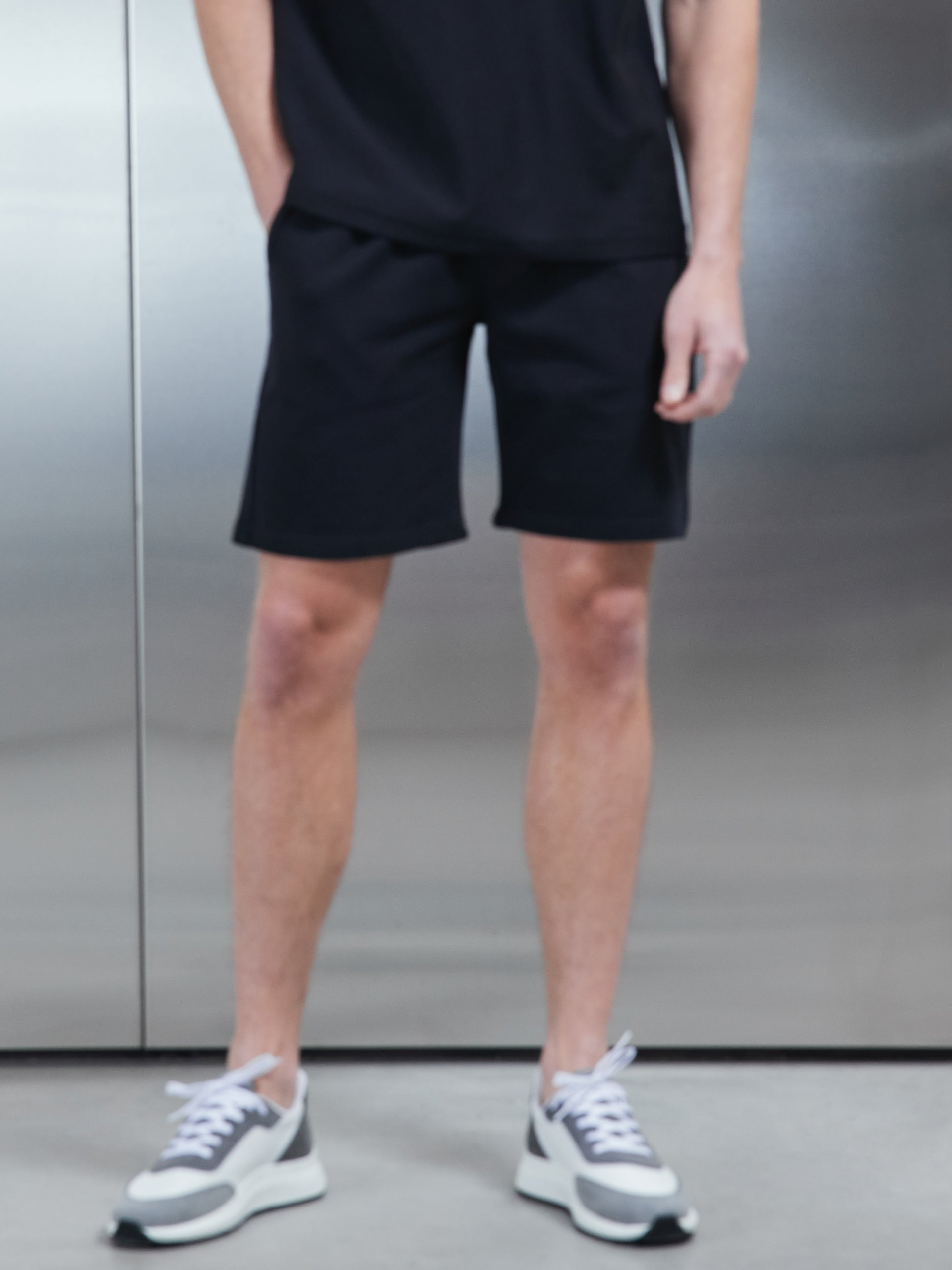 Relaxed Fit Short in Black