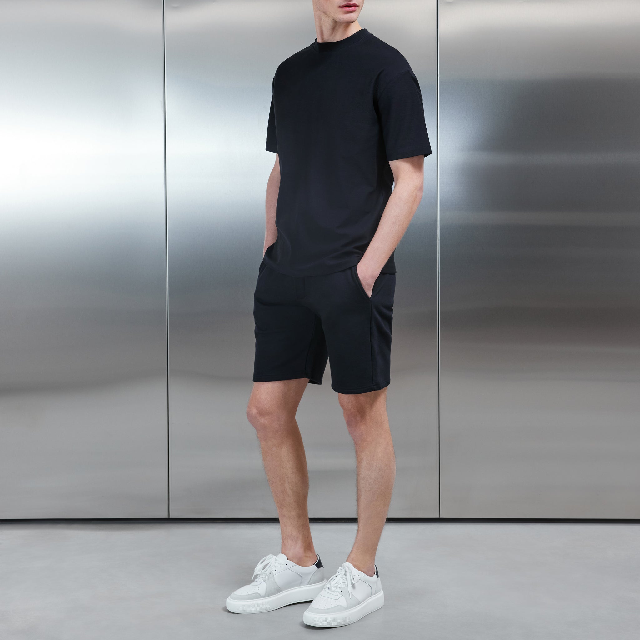 Relaxed Fit Short in Black
